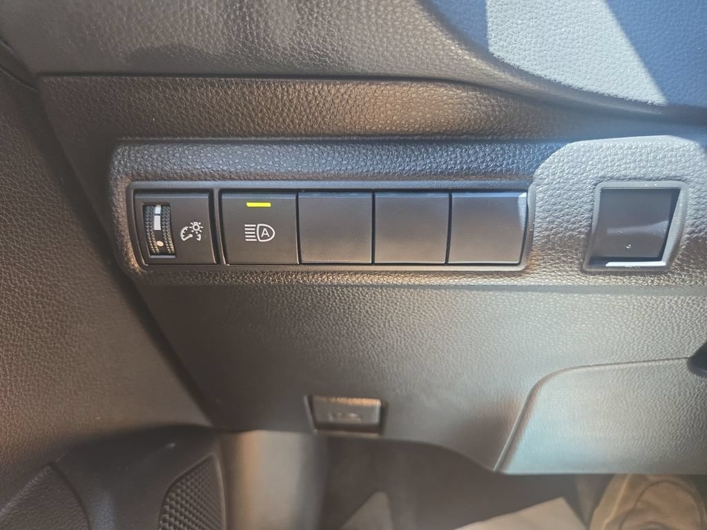 Used 2020 Toyota Corolla XSE FWD image 19