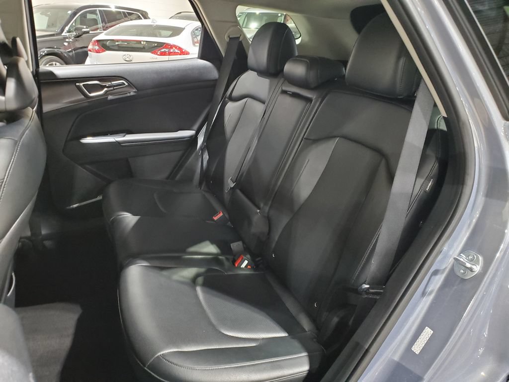 Used 2024 Kia Sportage EX FWD image 22