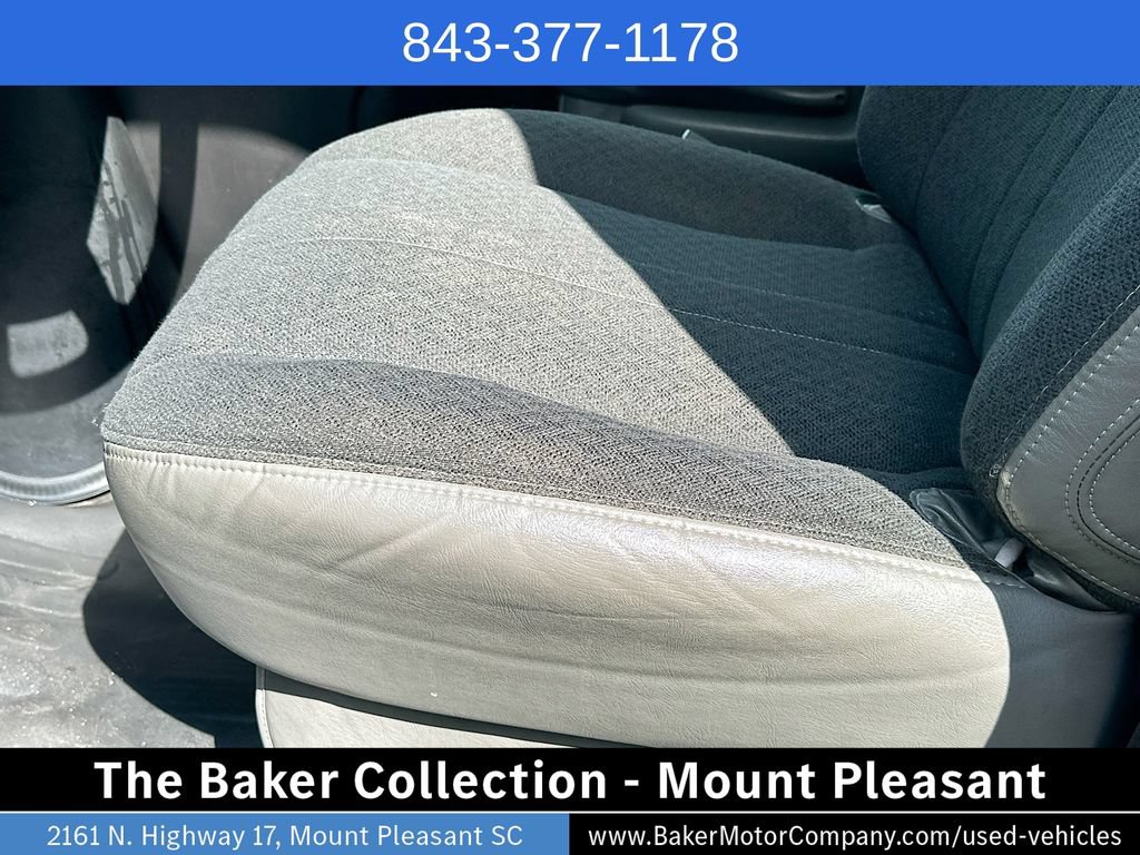 Used 2023 GMC Savana 2500 w/ Driver Convenience Package RWD image 18