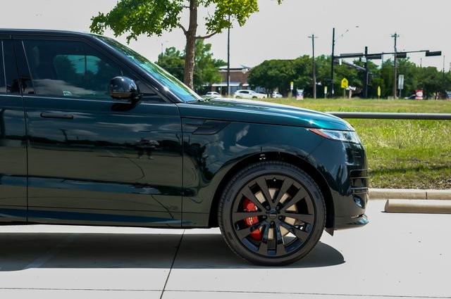 New 2026 Land Rover Range Rover Sport Dynamic SE AWD/4WD image 9