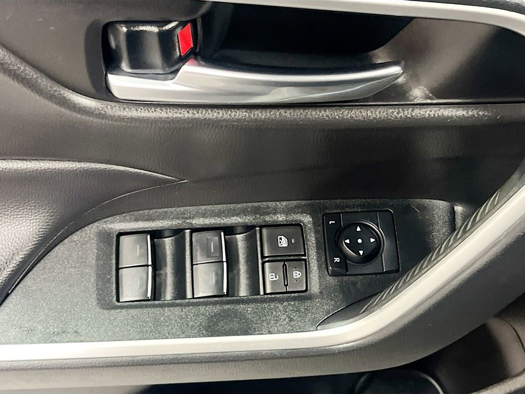 Used 2024 Toyota RAV4 SE w/ Convenience Package image 18