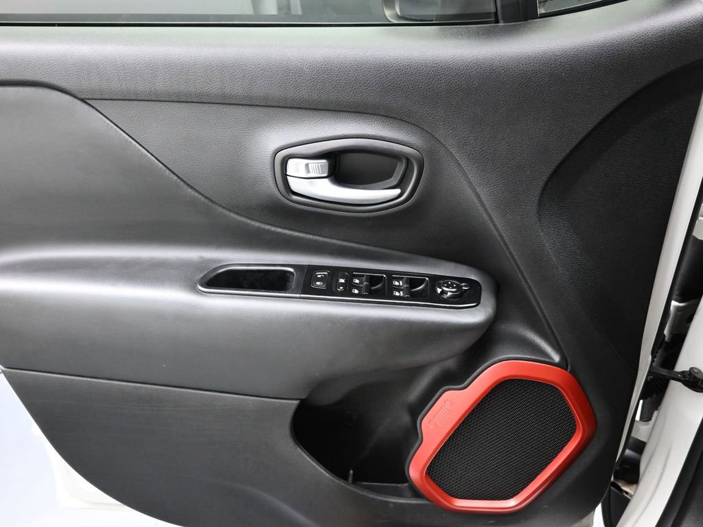 Used 2020 Jeep Renegade Trailhawk w/ UConnect 8.4 Nav Group image 20