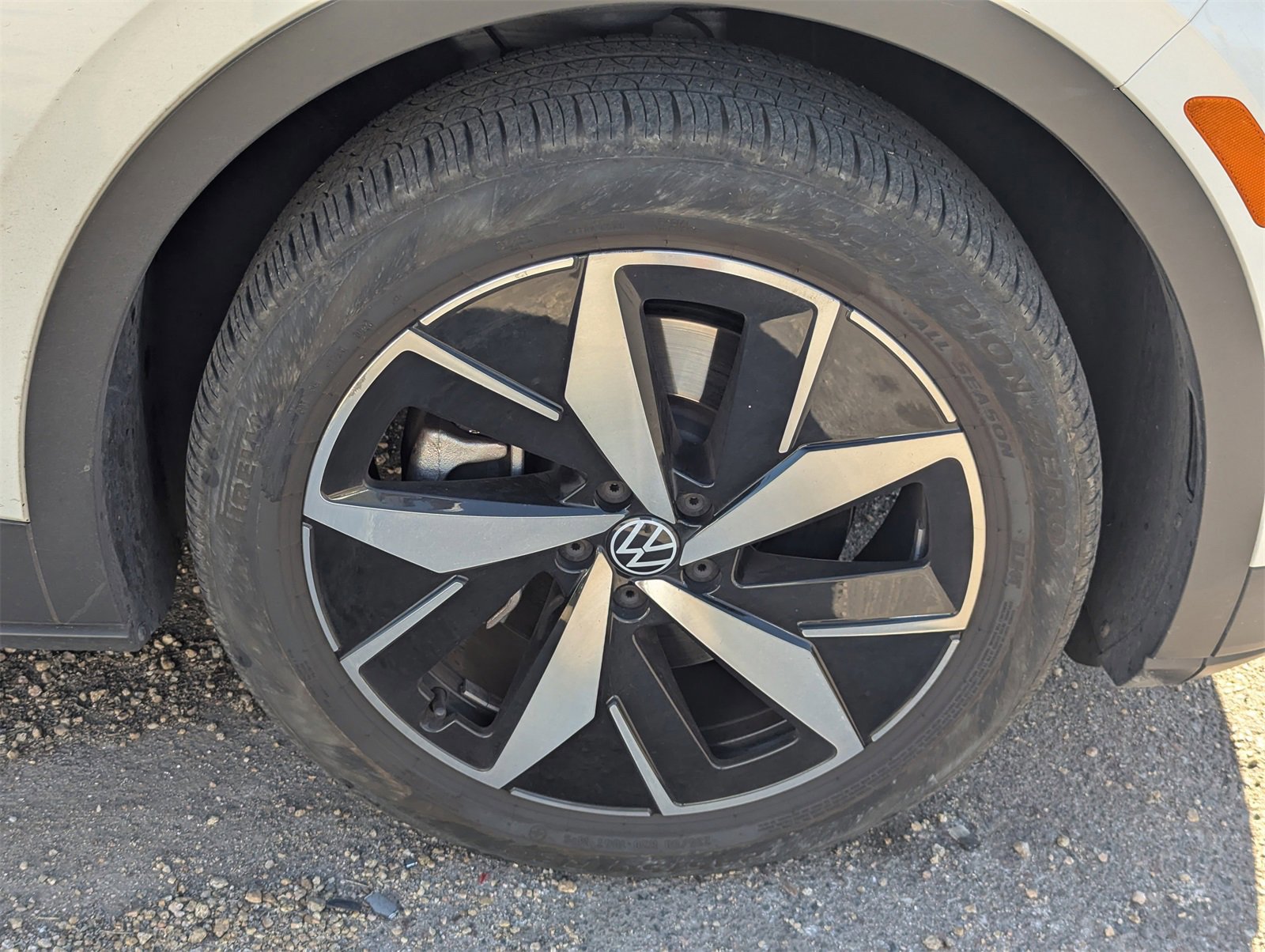 Used 2023 Volkswagen ID.4 Pro S image 5