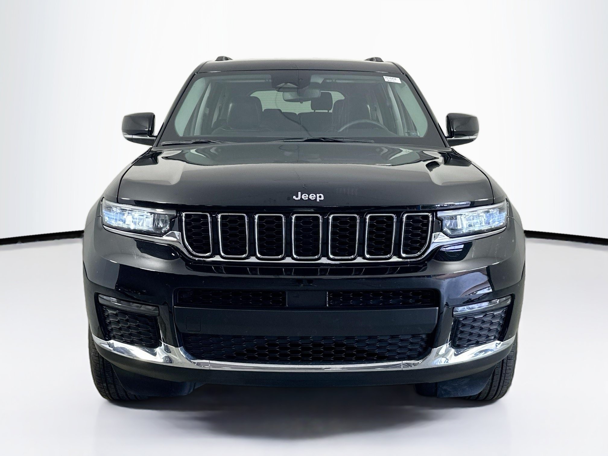 Used 2023 Jeep Grand Cherokee L Limited RWD image 2