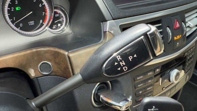 Used 2010 Mercedes-Benz E 350 Sedan image 27