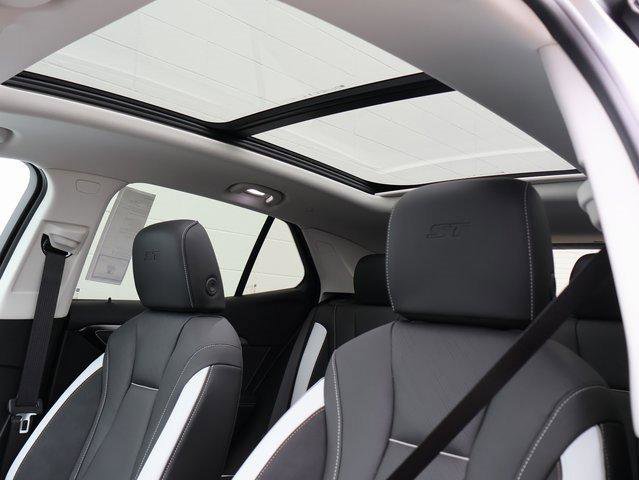 New 2025 Buick Envision Sport Touring image 23