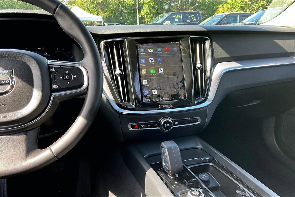 Used 2024 Volvo S60 B5 Core image 9