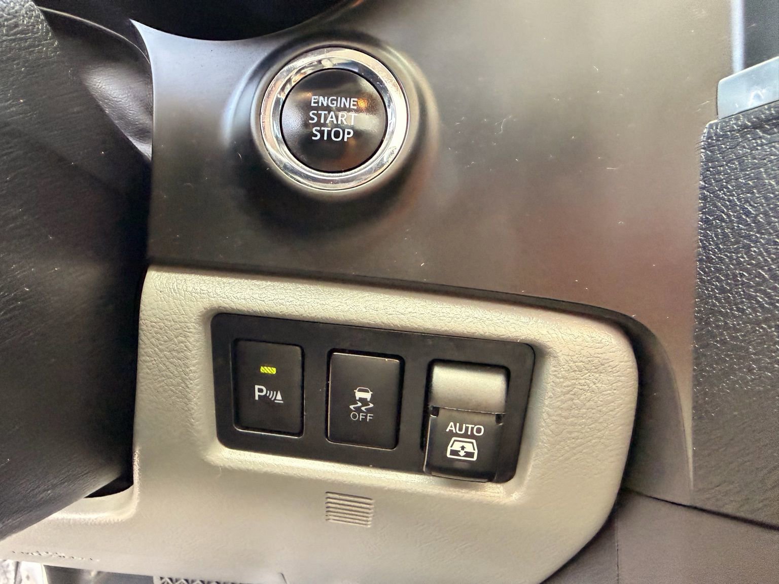Used 2020 Toyota Sequoia Limited w/ Safety & Convenience Package AWD/4WD image 30