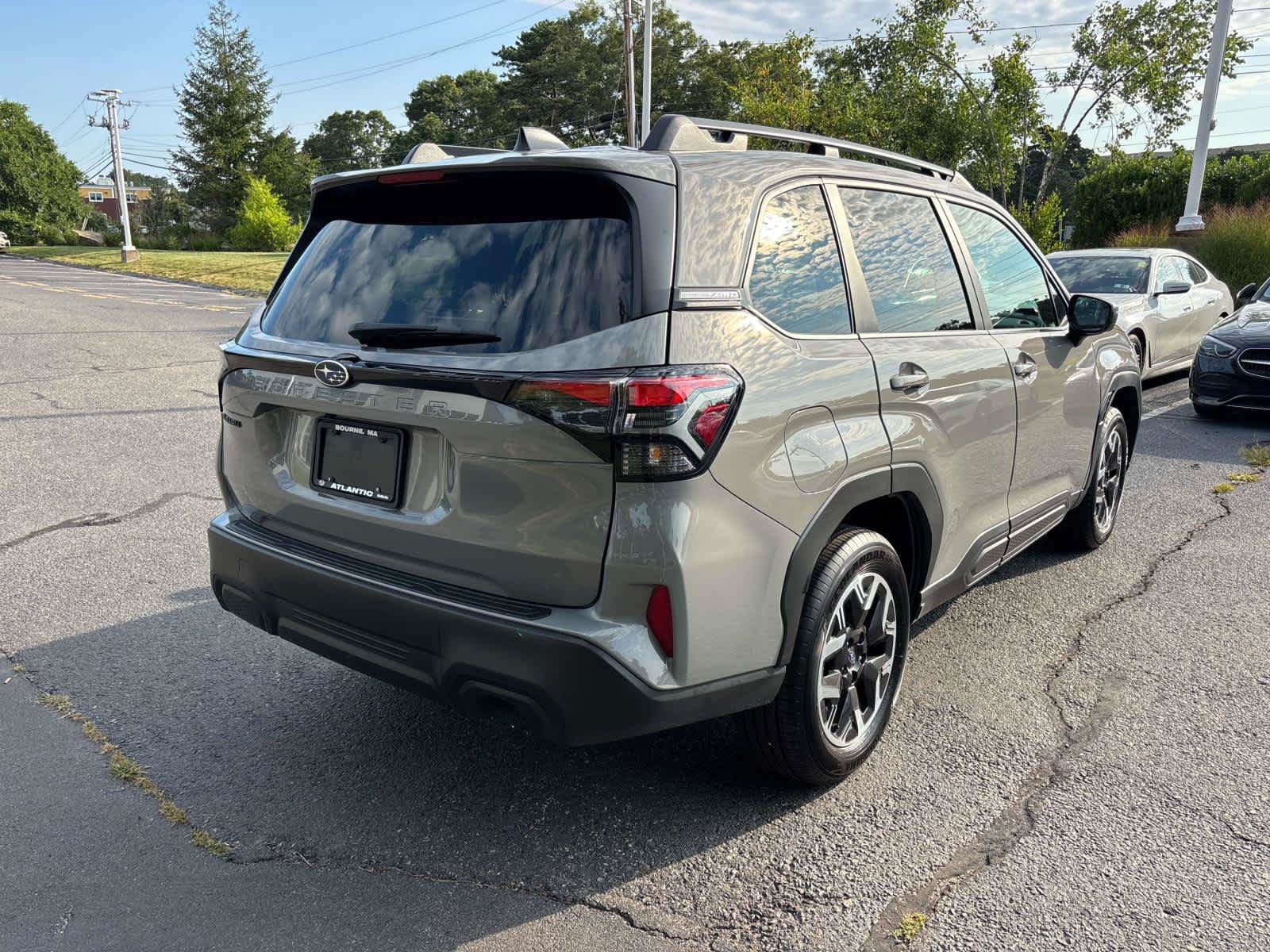 Used 2026 Subaru Forester Premium AWD/4WD image 3
