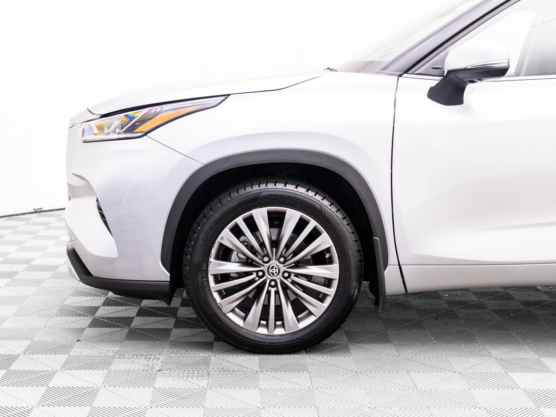 Used 2021 Toyota Highlander Platinum AWD/4WD image 36