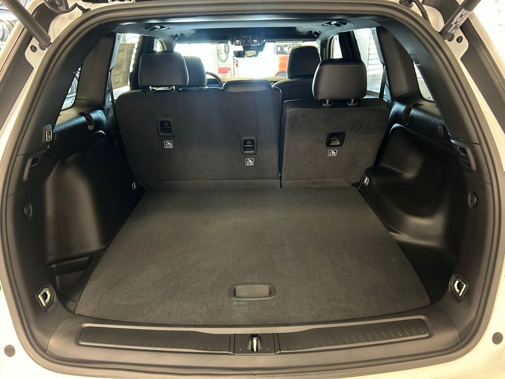 New 2025 Jeep Grand Cherokee Laredo image 28