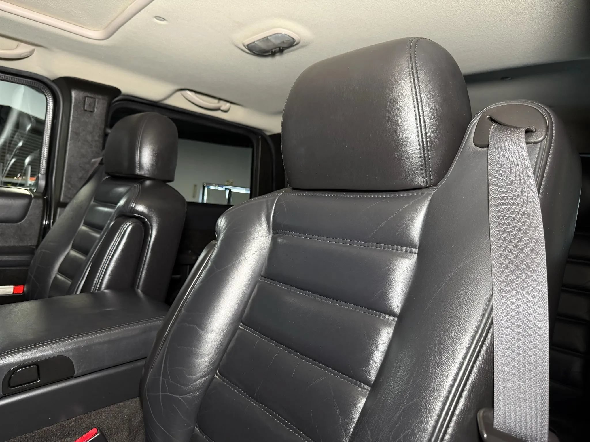 Used 2005 HUMMER H2 w/ Preferred Equipment Group AWD/4WD image 29
