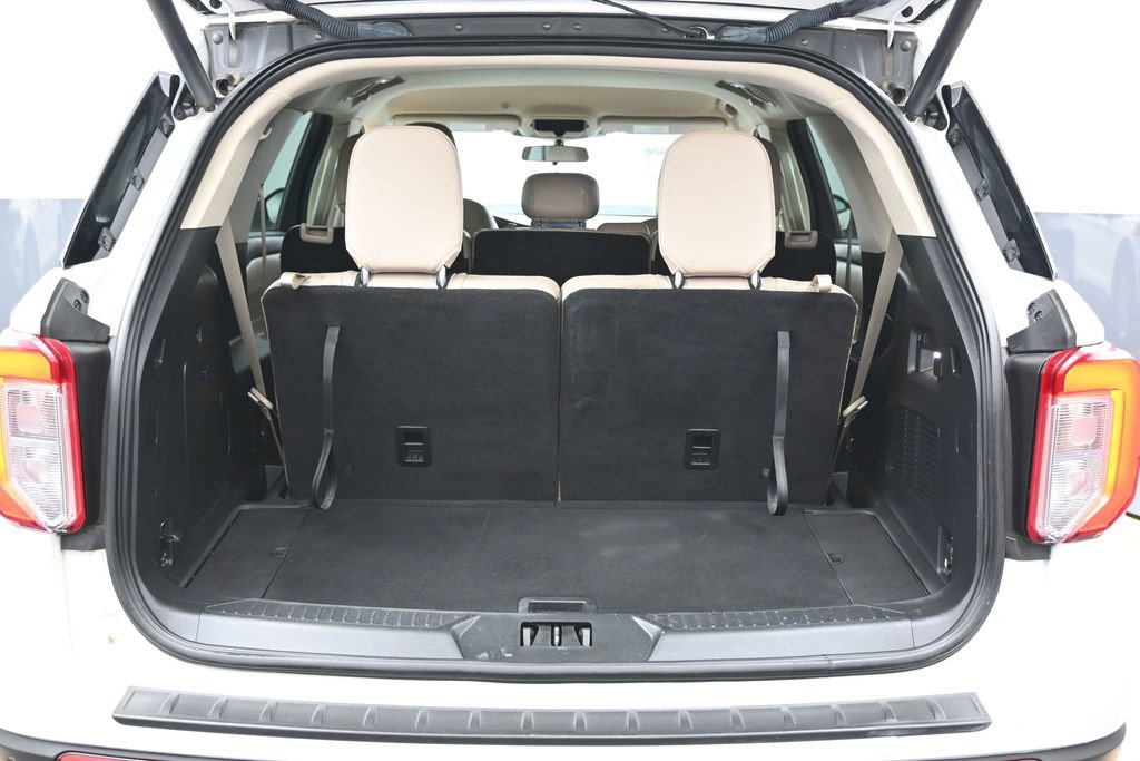 Used 2022 Ford Explorer XLT w/ Equipment Group 202A AWD/4WD image 15