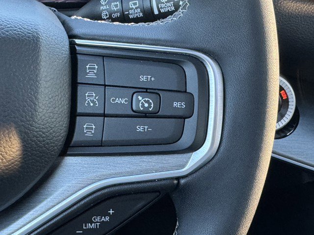 Certified 2024 Jeep Wagoneer Series II image 17