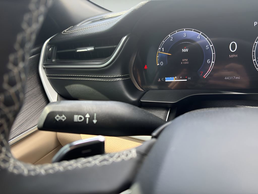 Used 2024 Jeep Grand Cherokee L Limited w/ Black Appearance Package image 22