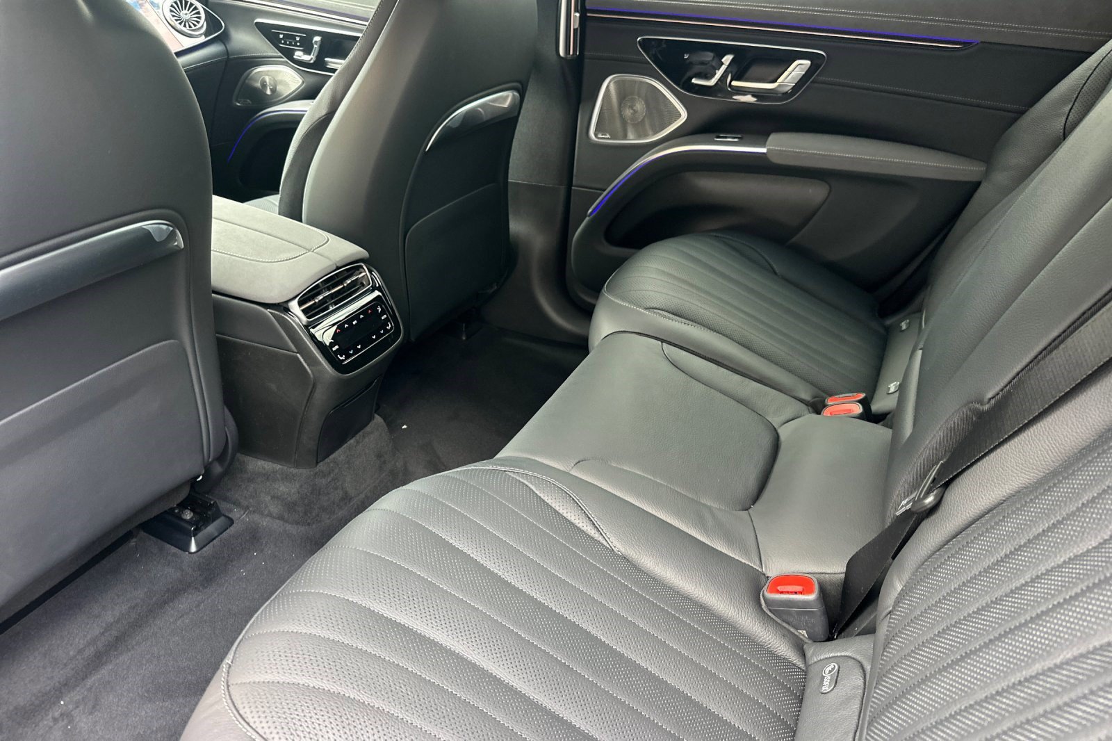 New 2026 Mercedes-Benz EQS 400 4MATIC SUV image 21