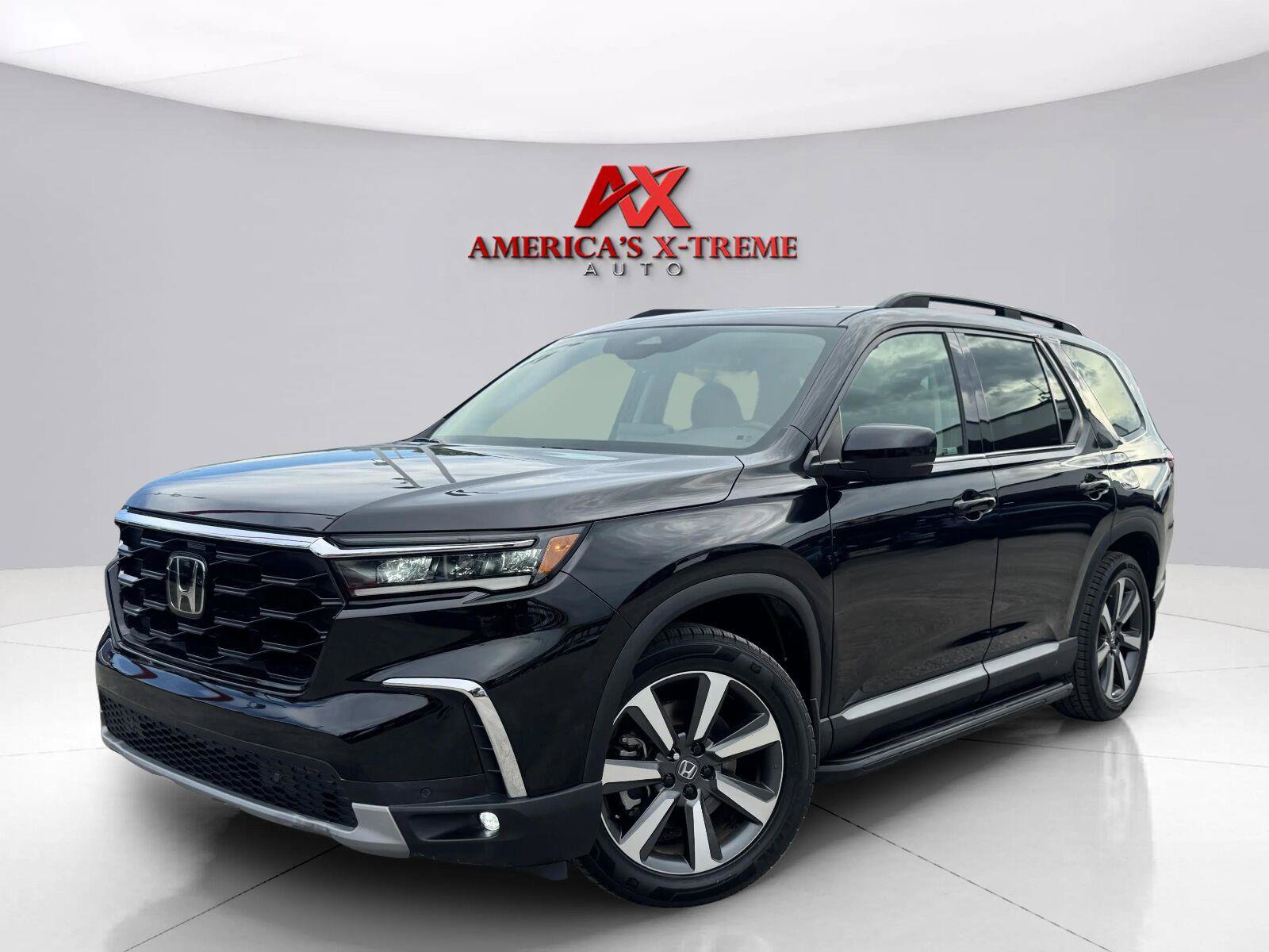 Used 2023 Honda Pilot Touring image 1