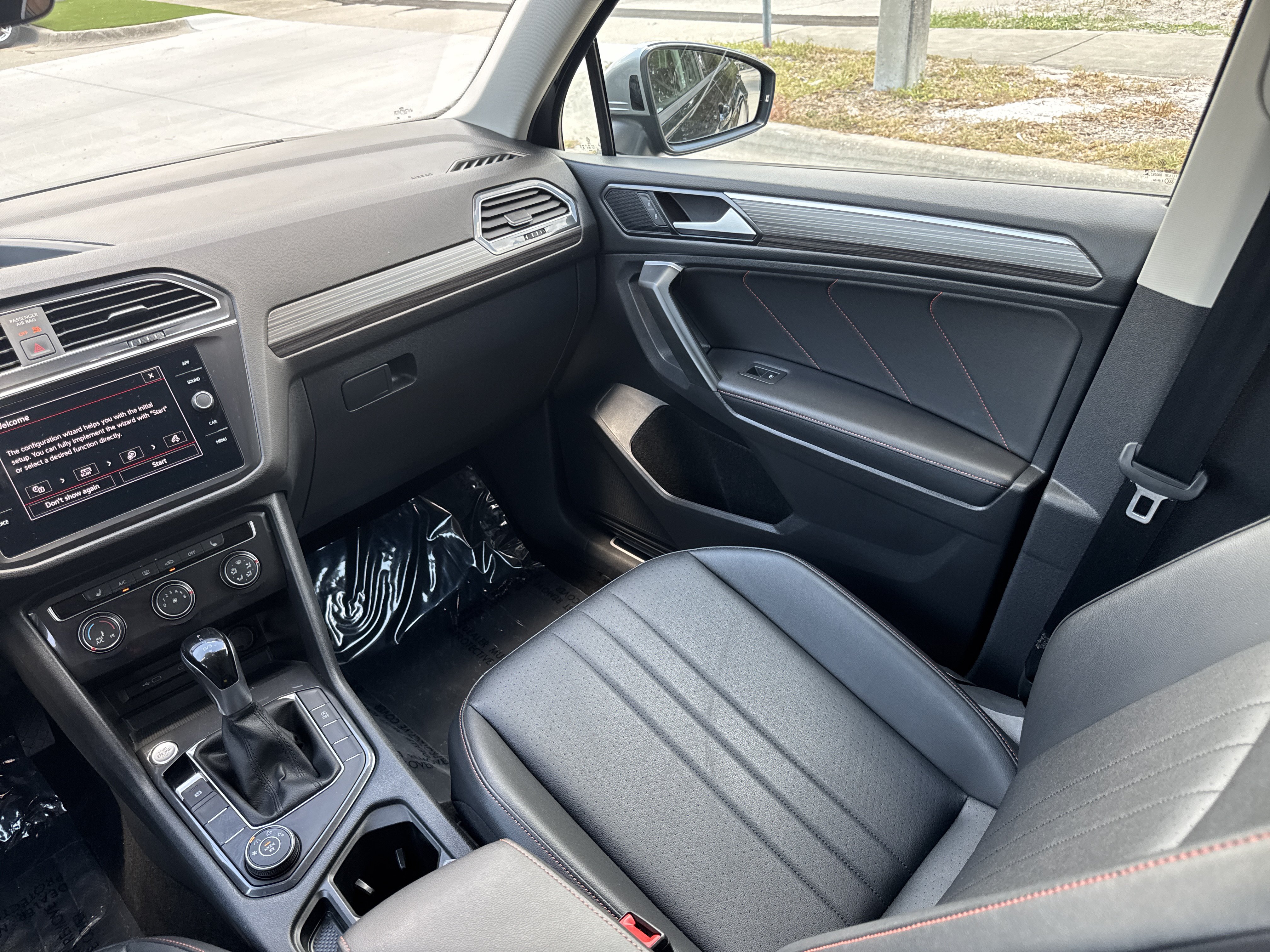 Certified 2024 Volkswagen Tiguan Wolfsburg Edition AWD/4WD image 16