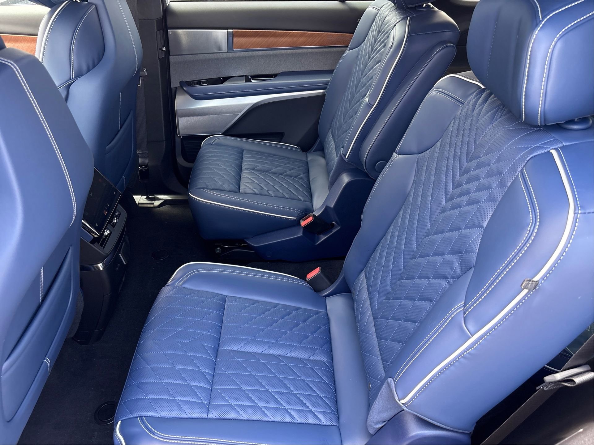 New 2026 Cadillac Vistiq Premium Luxury image 10