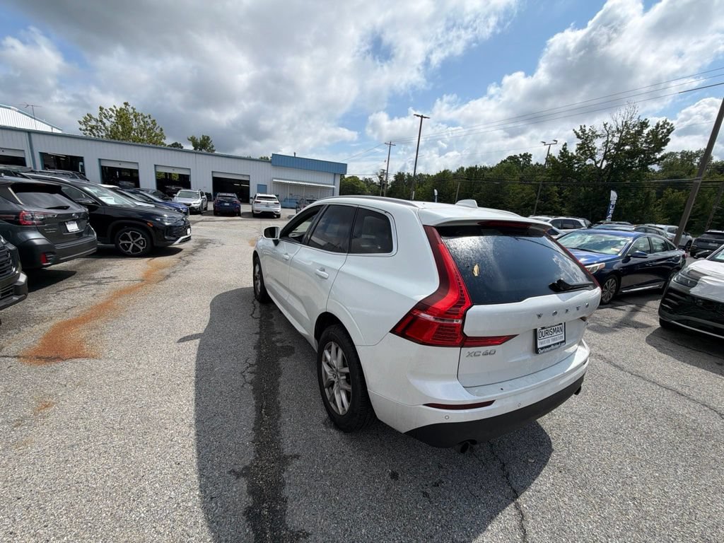 Used 2020 Volvo XC60 T5 Momentum w/ Protection Package AWD/4WD image 4