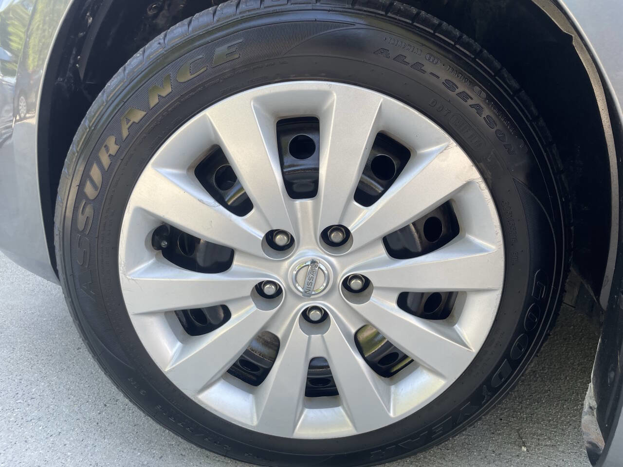 Used 2017 Nissan Sentra S image 25