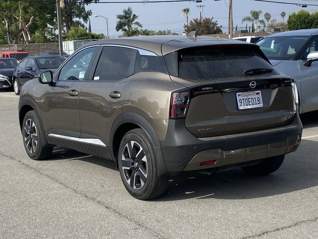 Used 2025 Nissan Kicks SV AWD/4WD image 6