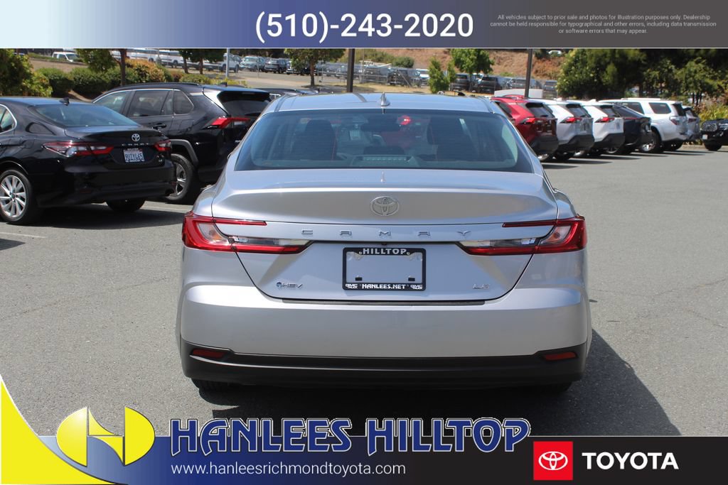 Used 2025 Toyota Camry LE FWD image 8