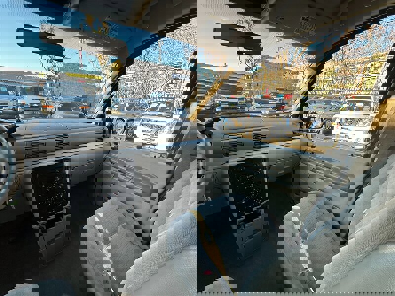 Used 2005 Ford Freestar SE image 16