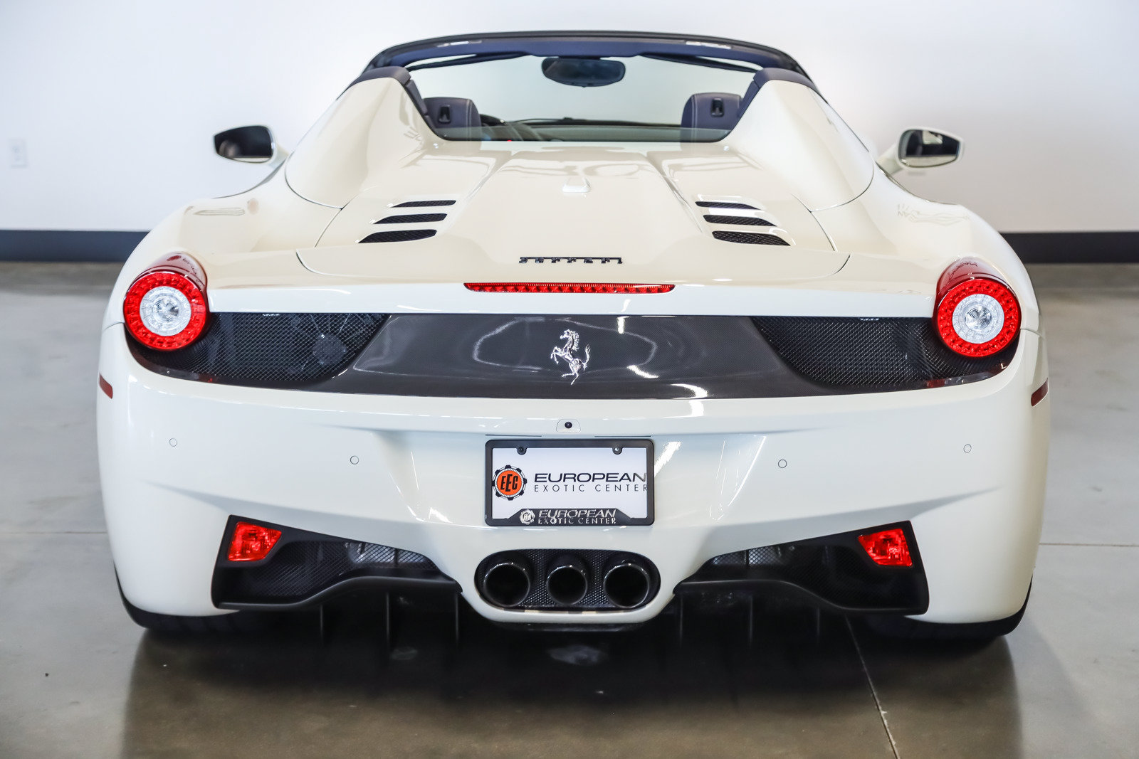Used 2015 Ferrari 458 Spider RWD image 12