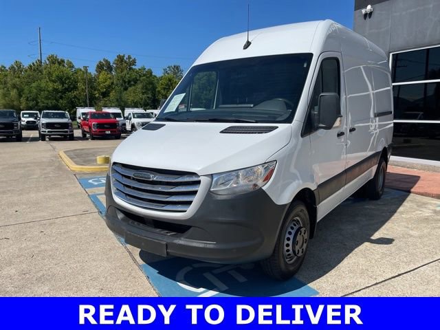 Used 2019 Freightliner Sprinter 144 Cargo image 3