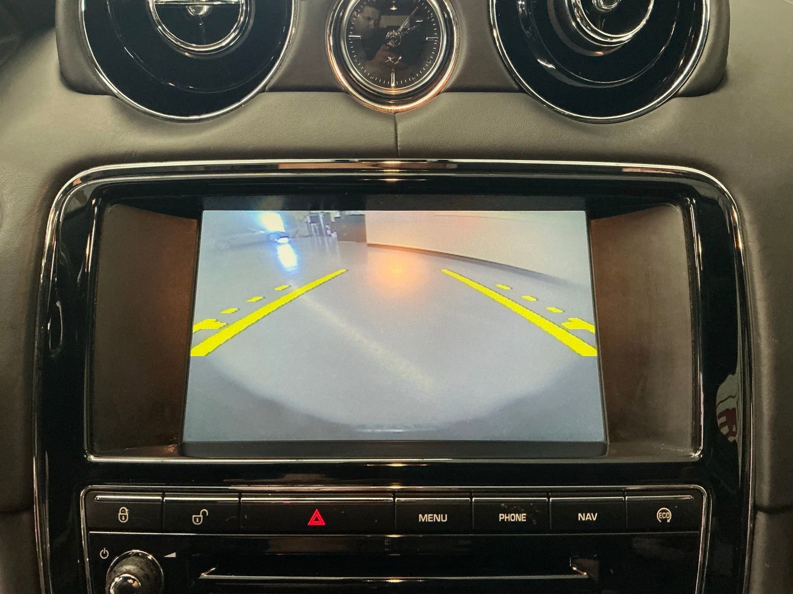 Used 2015 Jaguar XJ R LWB image 27