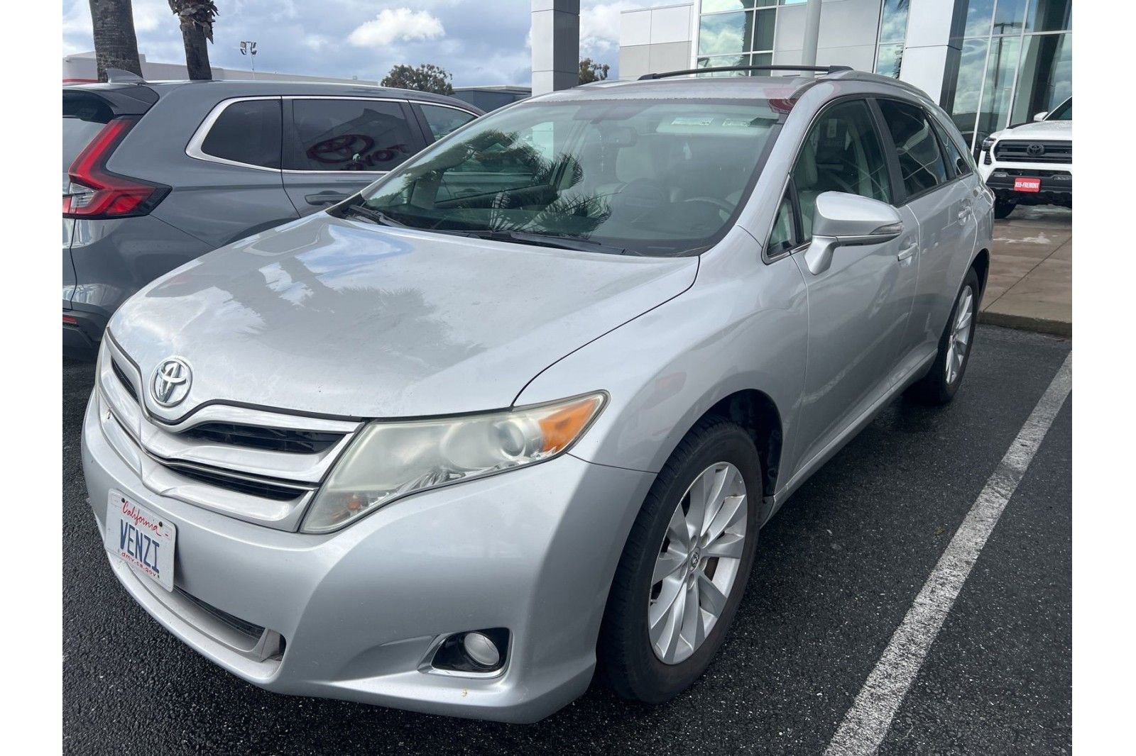 Used 2013 Toyota Venza LE FWD image 2