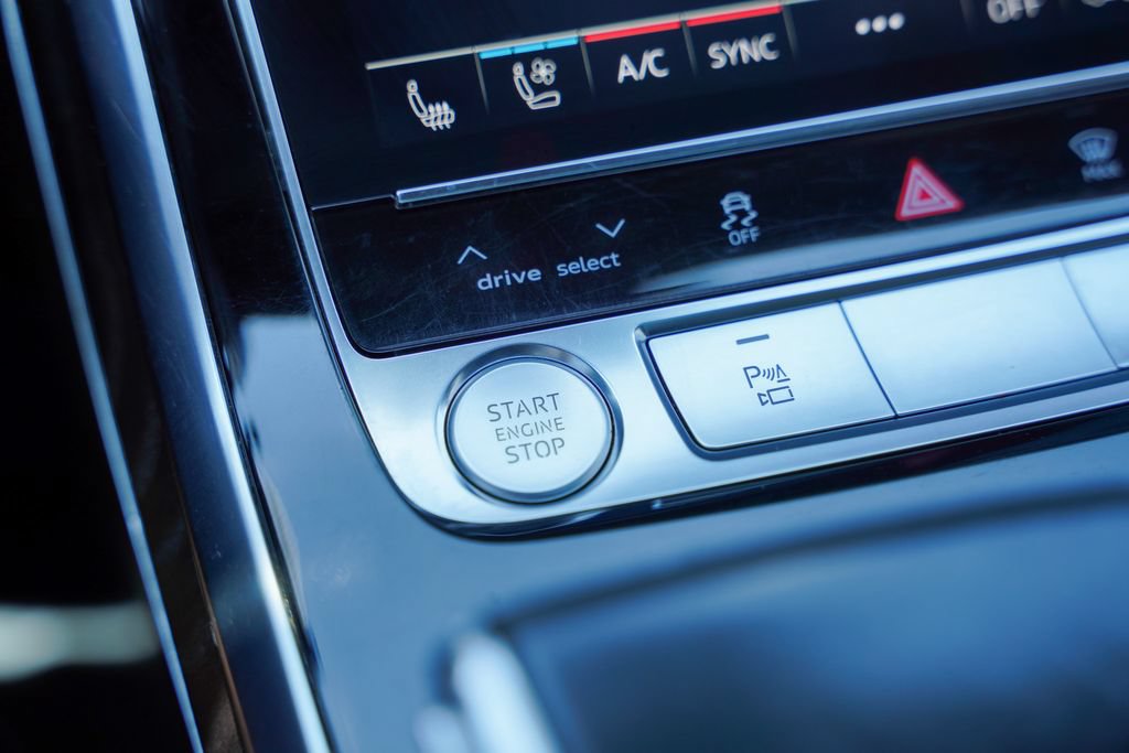 Used 2020 Audi Q8 Prestige w/ Prestige Package AWD/4WD image 26