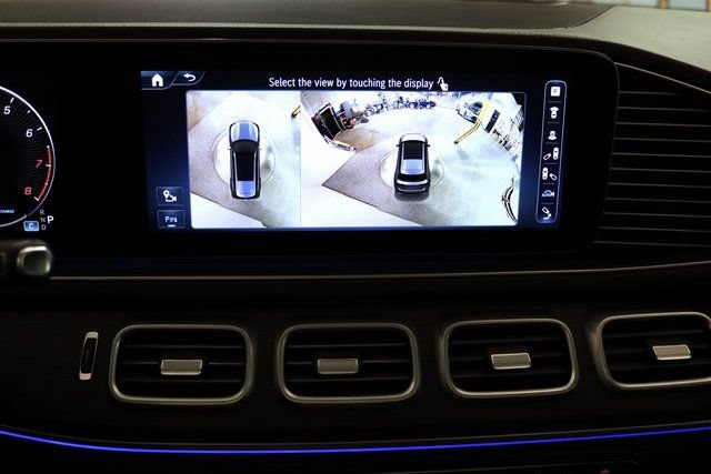 Used 2024 Mercedes-Benz GLS 580 4MATIC image 10