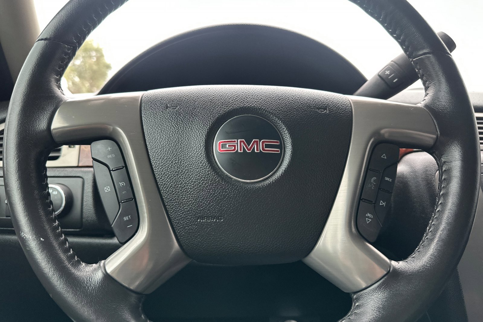 Used 2014 GMC Sierra 3500 SLT w/ SLT Convenience Package image 30