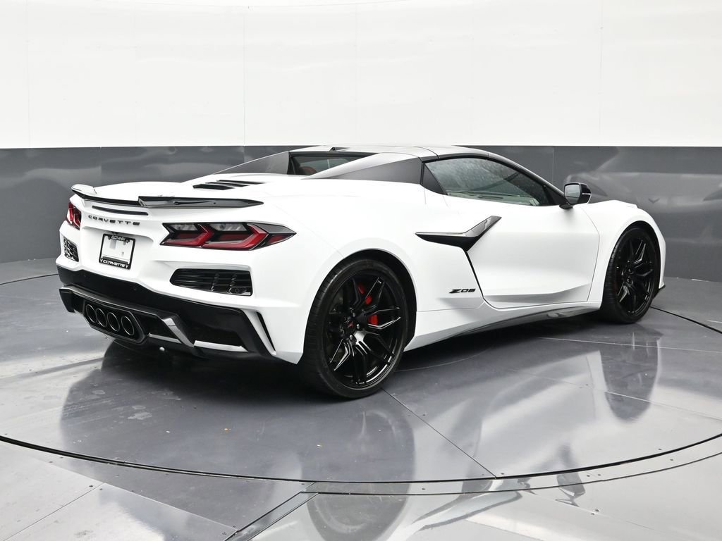 Used 2026 Chevrolet Corvette Z06 RWD image 5