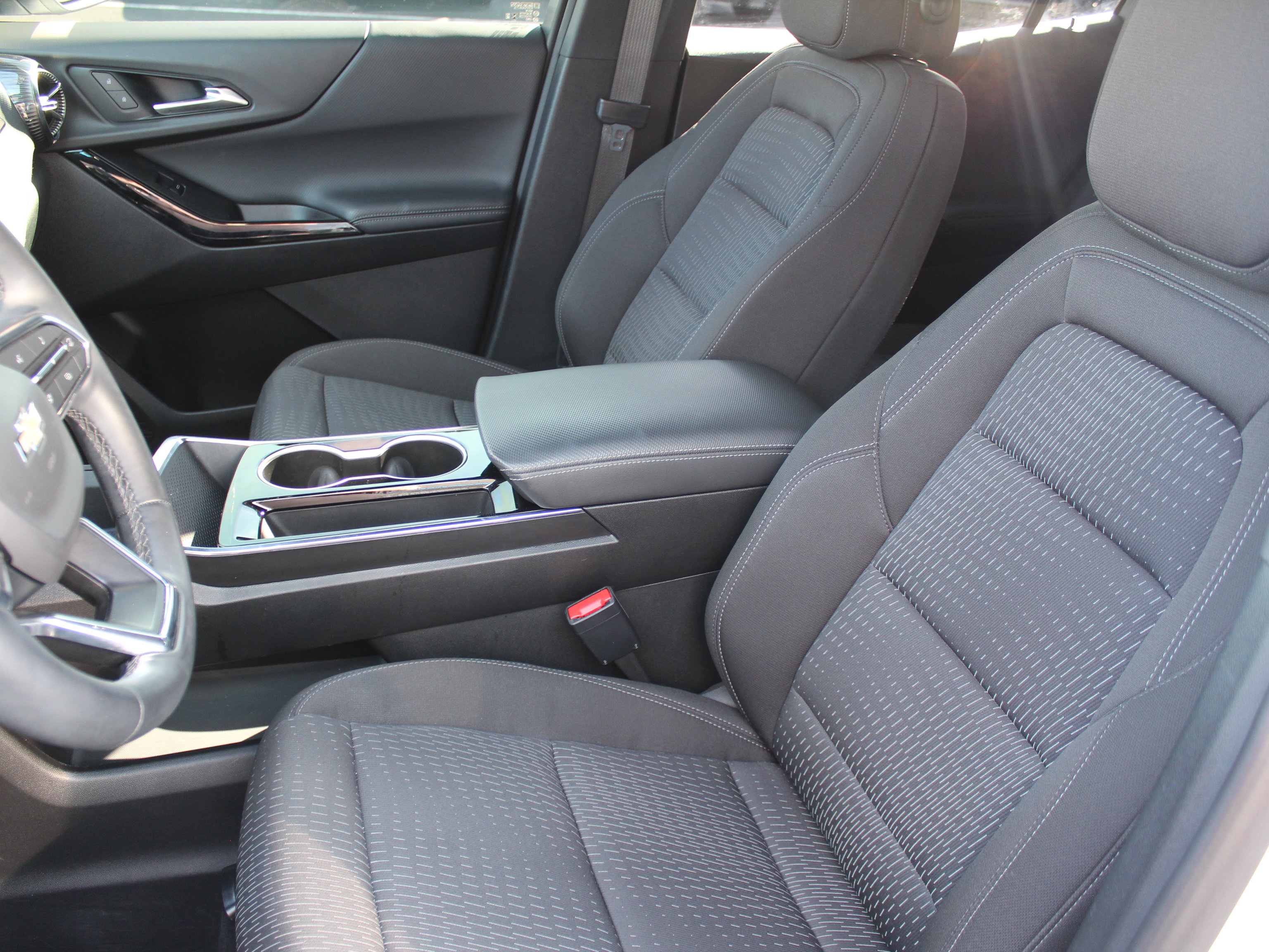 Certified 2025 Chevrolet Equinox LT FWD image 13