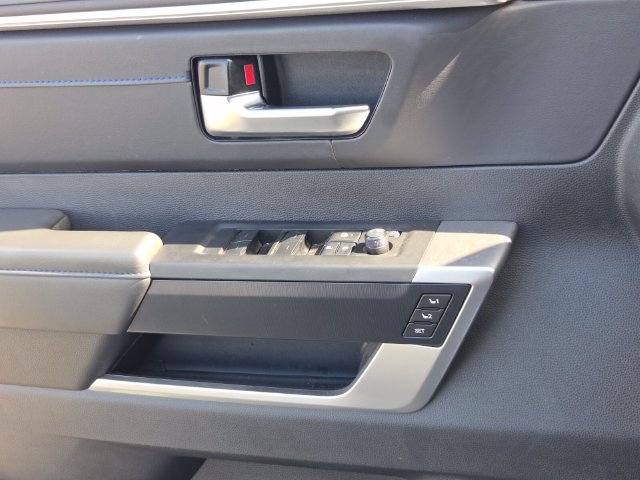 Used 2024 Toyota Sequoia Platinum AWD/4WD image 29