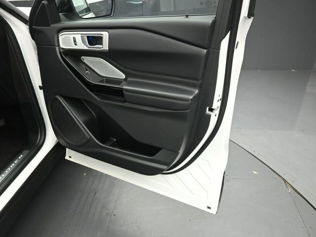 Certified 2023 Ford Explorer Platinum w/ Technology Package image 35