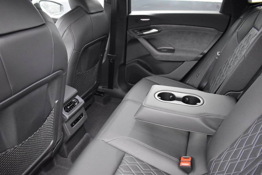 New 2027 Audi SQ6 e-tron Premium Plus AWD/4WD image 16