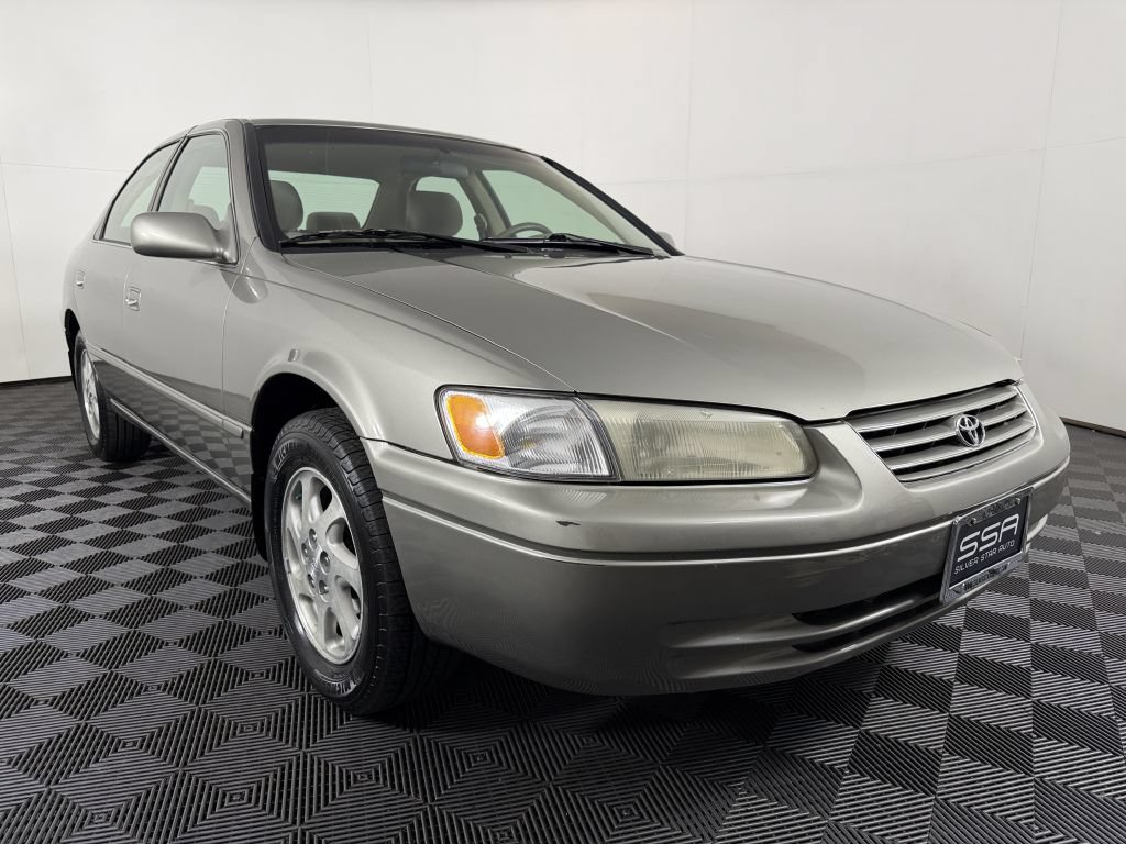 Used 1999 Toyota Camry LE w/ Value Pkg FWD image 3