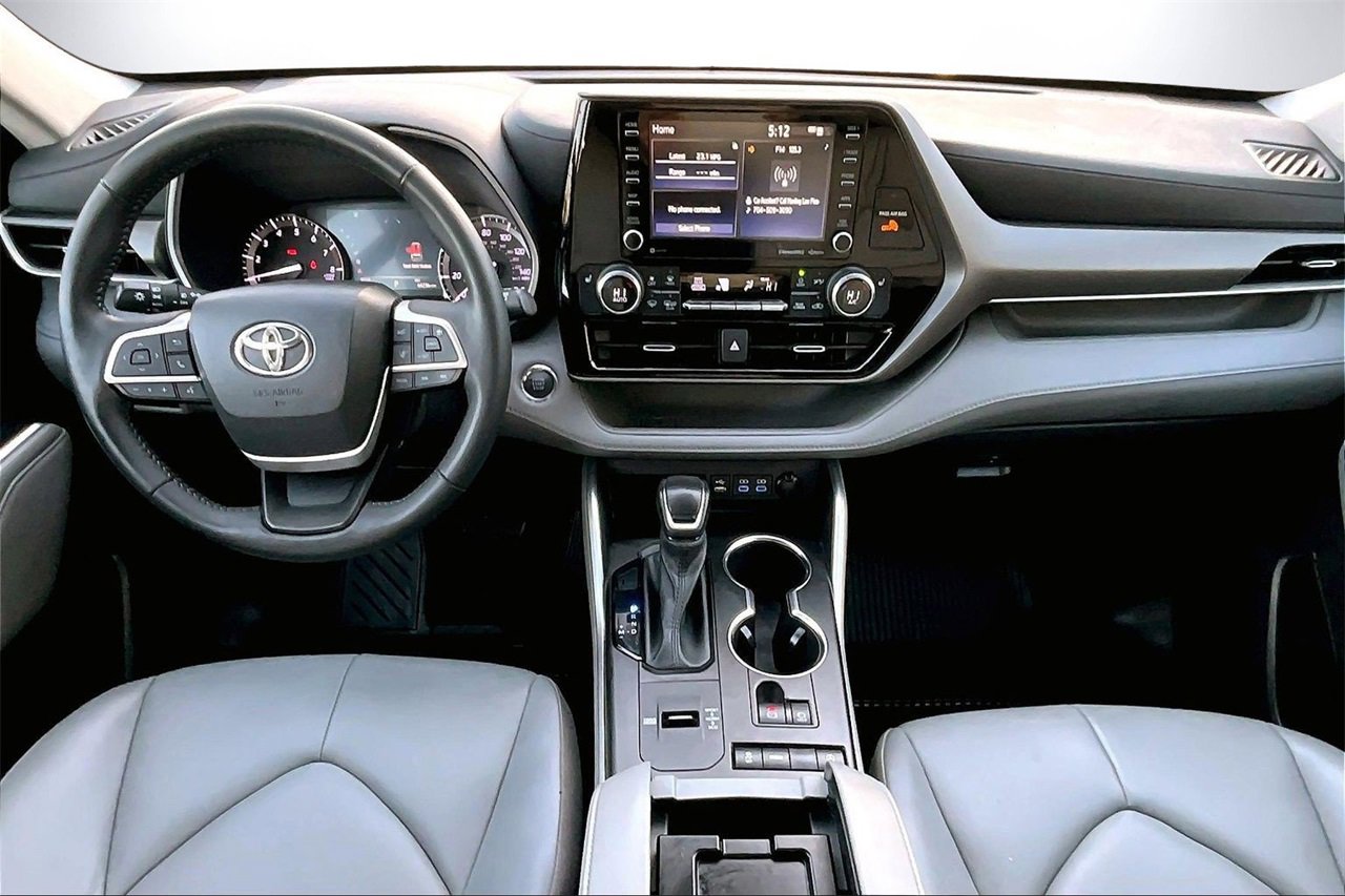 Used 2022 Toyota Highlander XLE image 14