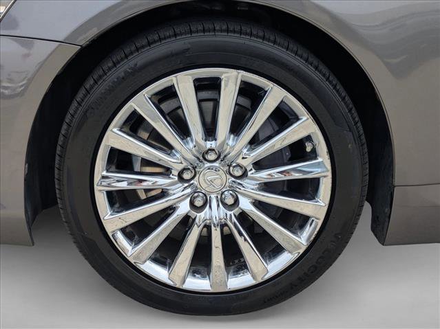 Used 2013 Lexus LS 460 w/ Ultra Luxury Pkg image 26