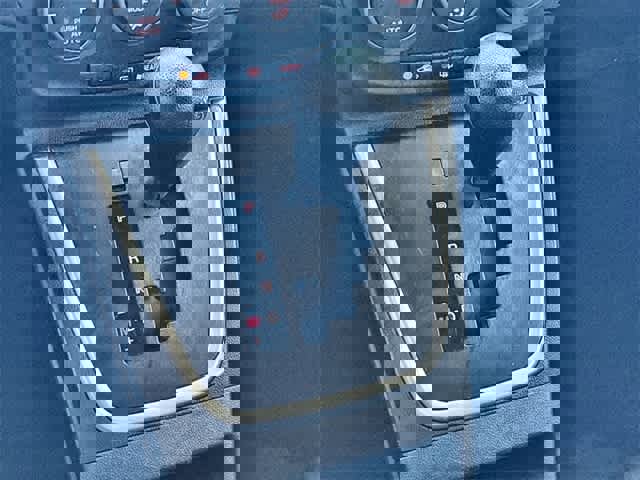 Used 2015 MAZDA MAZDA5 Sport image 31