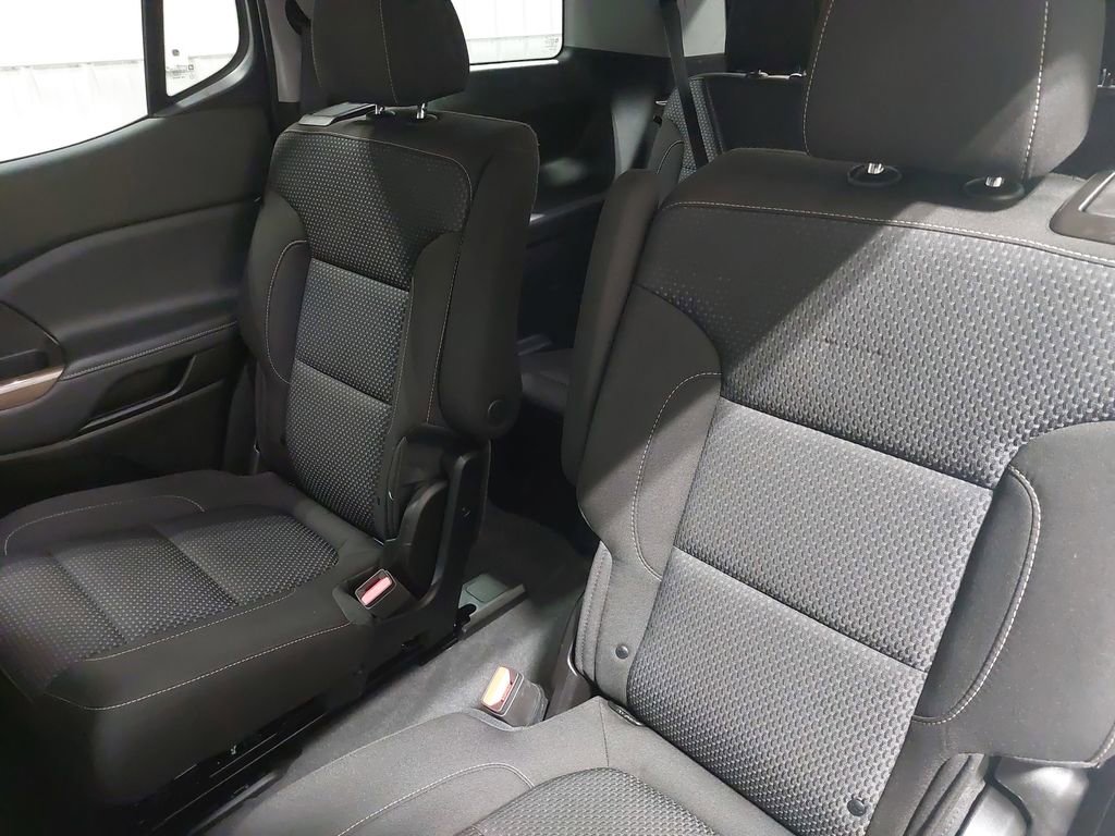 Used 2023 GMC Acadia SLE w/ Driver Convenience Package image 16