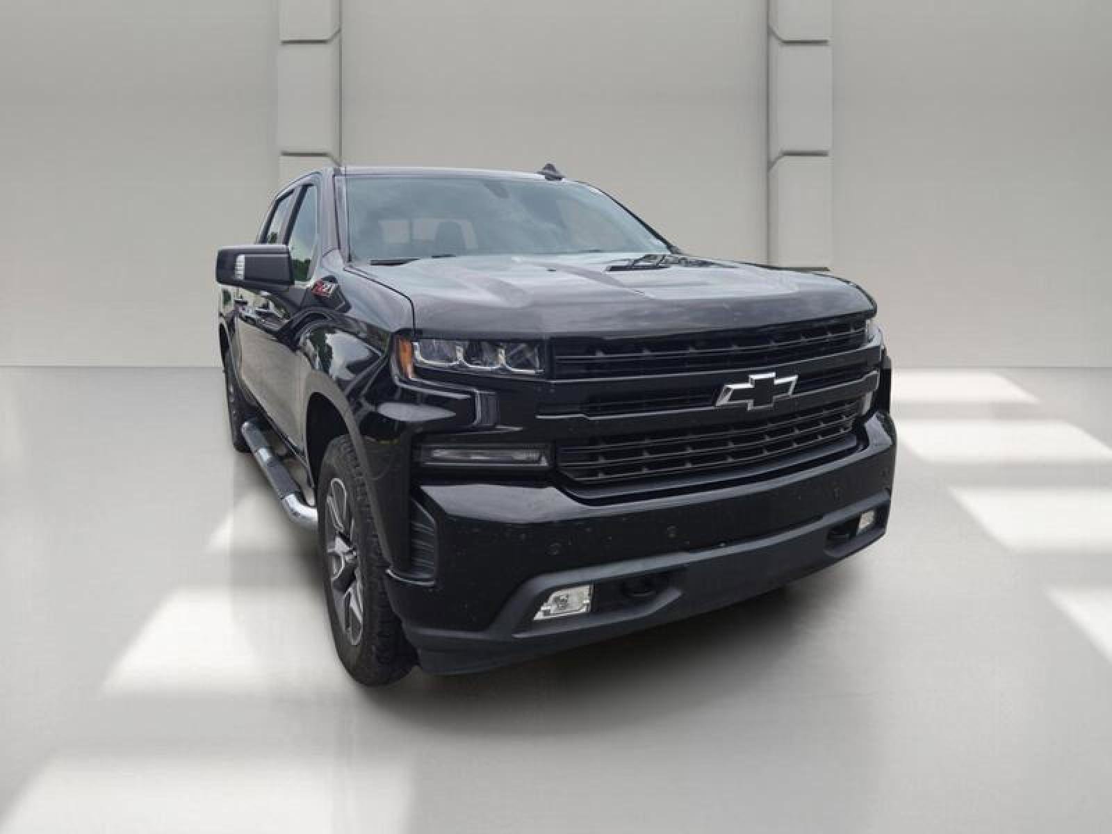 Used 2020 Chevrolet Silverado 1500 RST AWD/4WD image 3