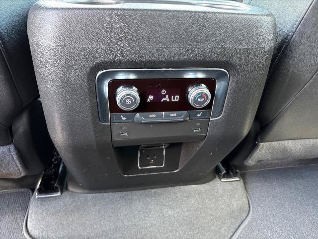Certified 2025 GMC Yukon XL AT4 AWD/4WD image 8