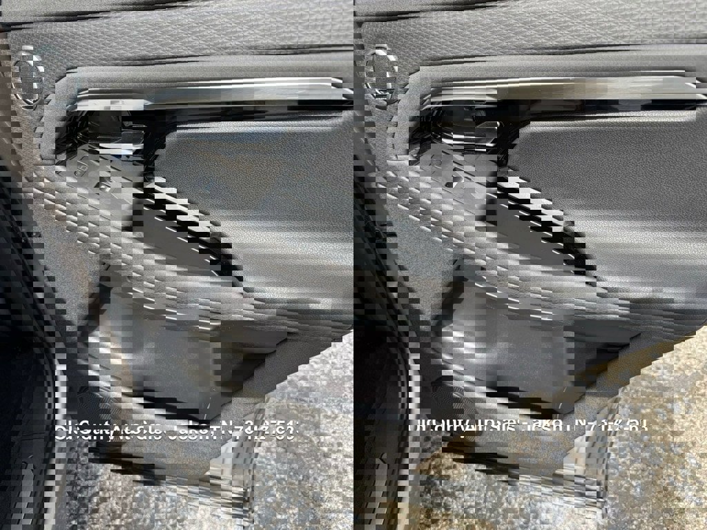 Used 2021 Land Rover Range Rover Evoque R-Dynamic S AWD/4WD image 11