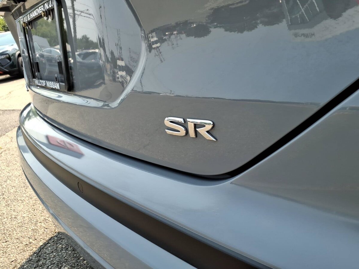 Used 2024 Nissan Kicks SR w/ SR Premium Package FWD image 9