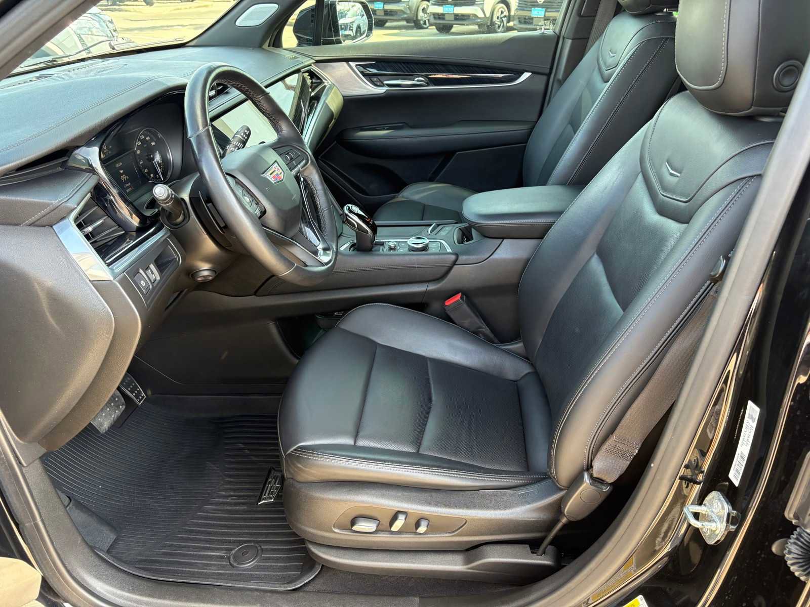 Used 2020 Cadillac XT6 Premium Luxury image 14